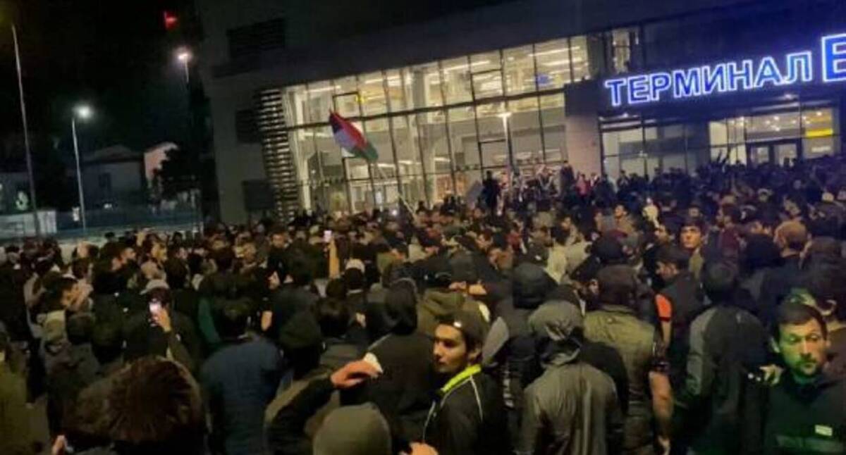 Беспорядки в Махачкале. 29 октября 2023 года. Фото: https://xakac.info/