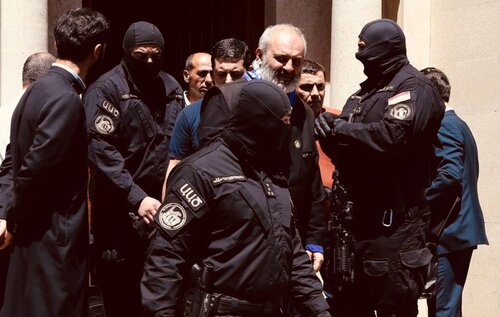 Арест Баграта Галстаняна. Скриншот https://civic.am/news/95960